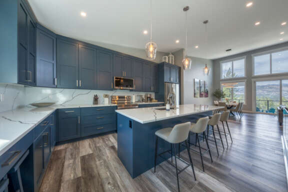 Fully Equipped Gourmet Kitchen