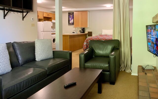 Accommodation townhome. Summertime and flower baskets nearby.