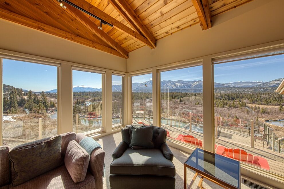 Comfy custom made sofas and a Sonos sound system