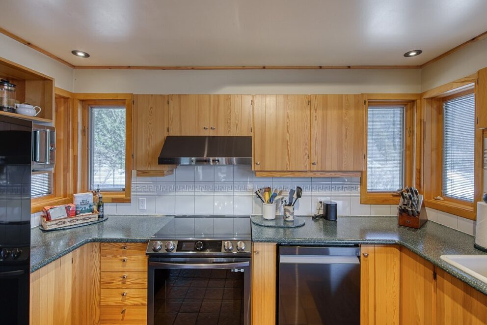 Coffee, tea, oils and spices included