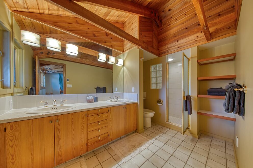 Ensuite shower room to master loft bedroom