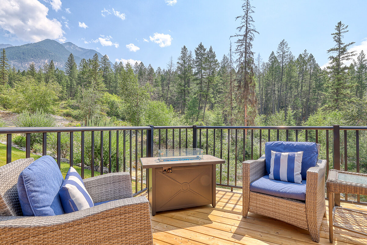 Main level deck - fire-table, lounge seating