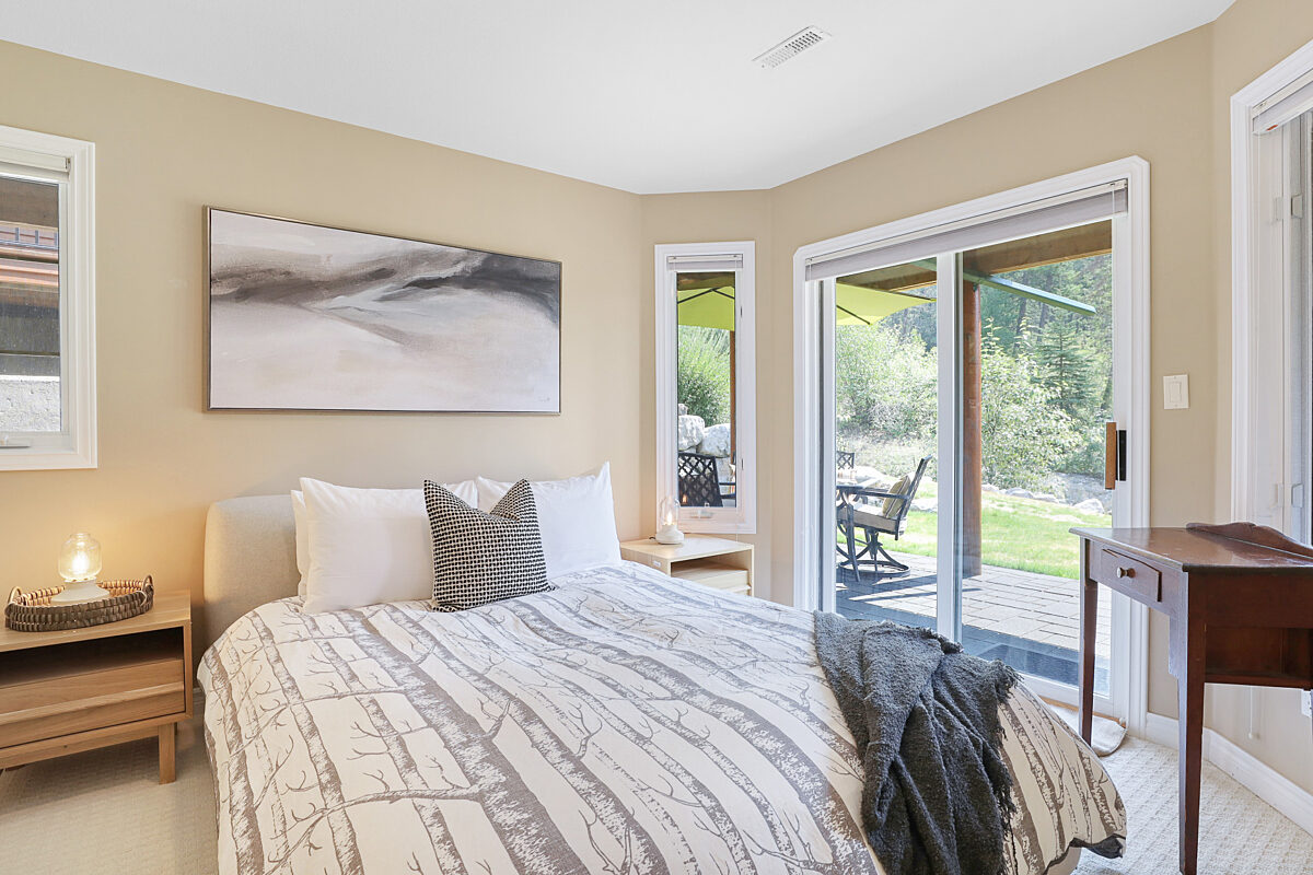 Lower level queen bedroom