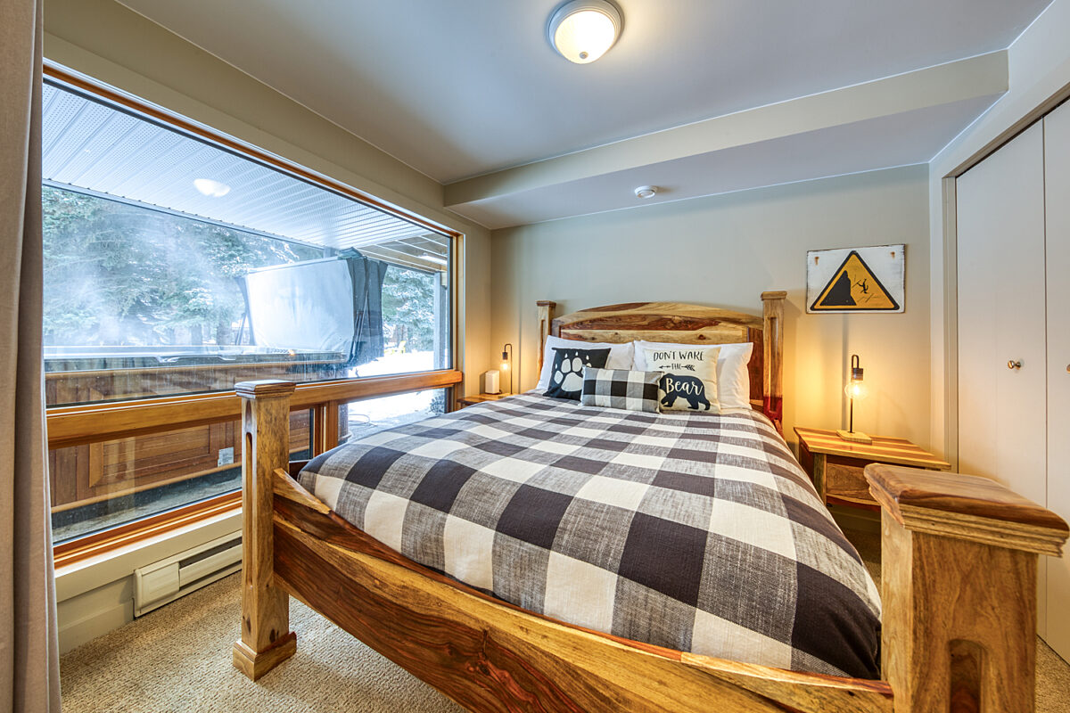 Bedroom 2 - lower level with Queen bed