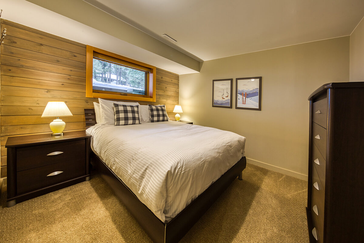 Bedroom 3 - lower level with Queen bed