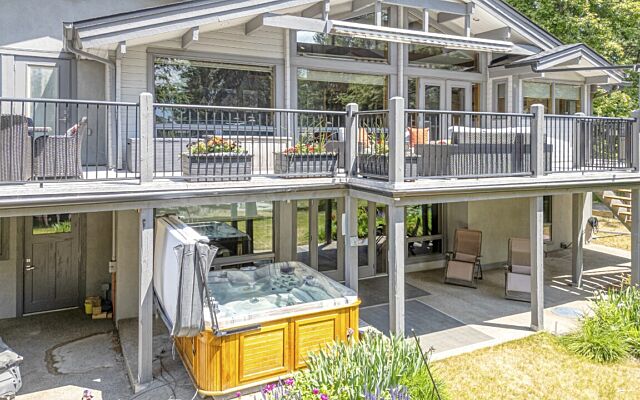 Main floor living room - open plan to dining and kitchen area
