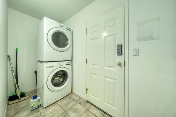 HE Washer and dryer with laundry soap included