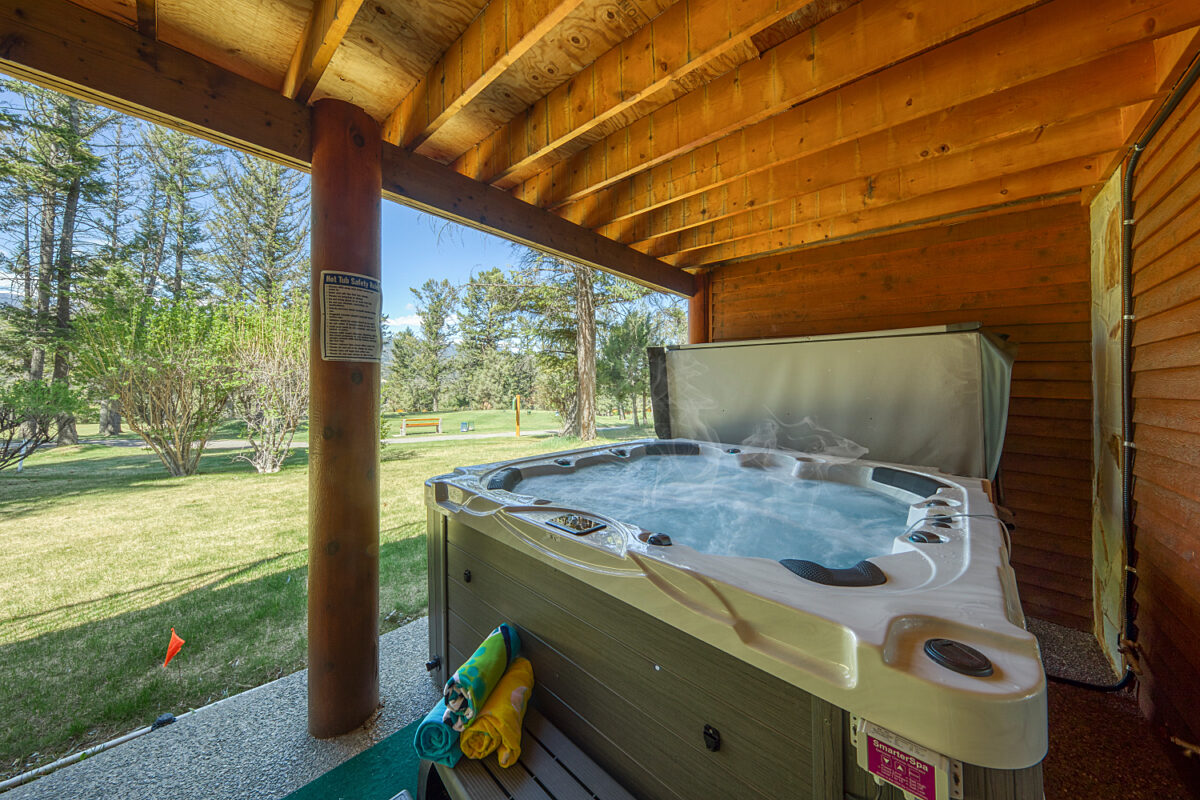 Private saltwater hot tub retreat