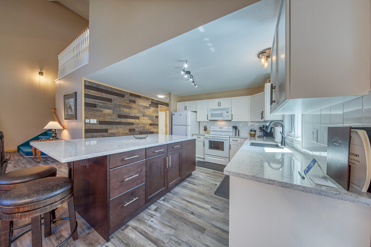 Fully equipped chef's kitchen