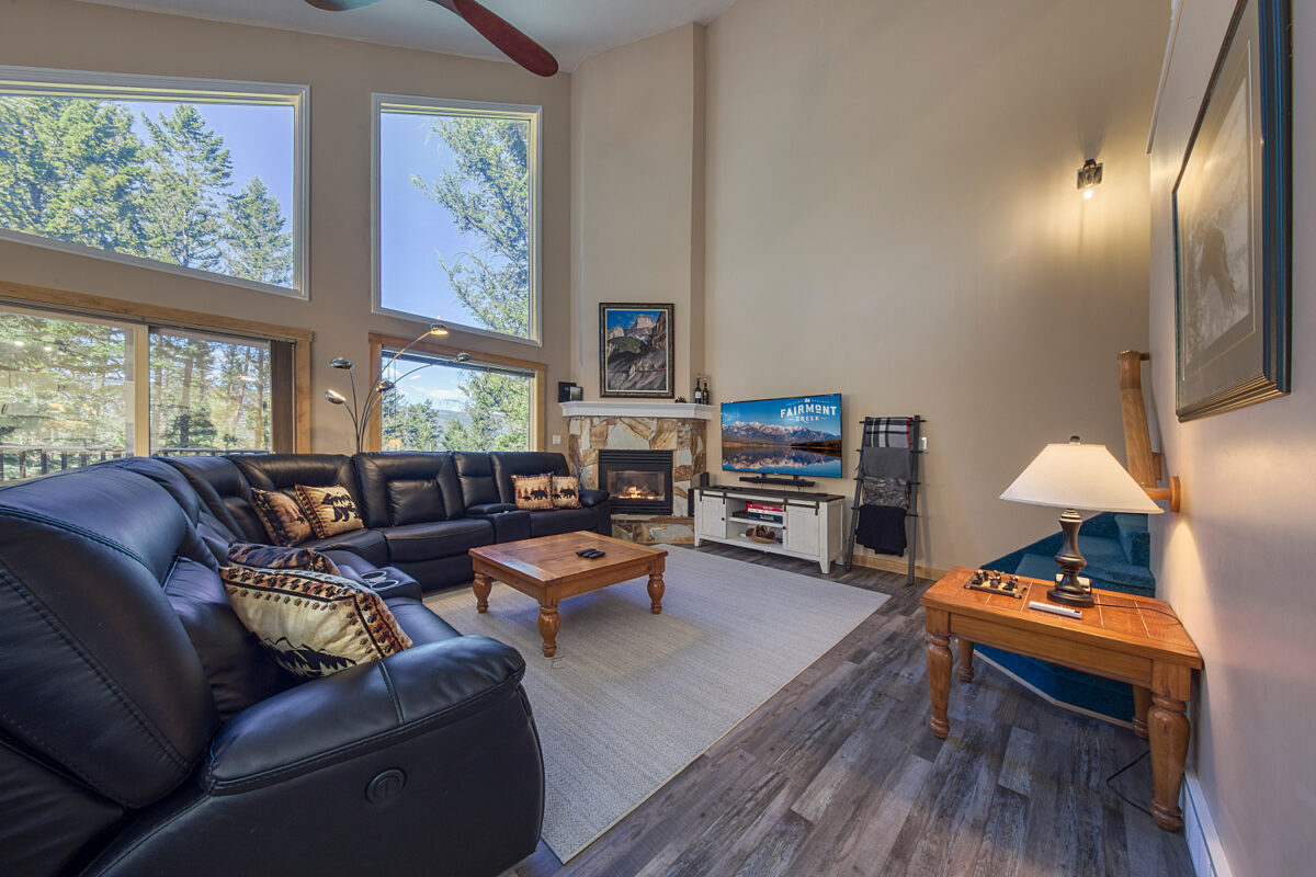 Cozy living room with Smart TV, gas fireplace and games