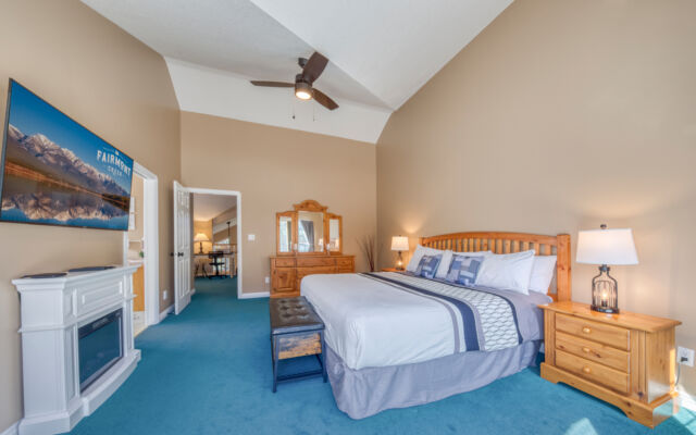 Cozy living room with Smart TV, gas fireplace and games