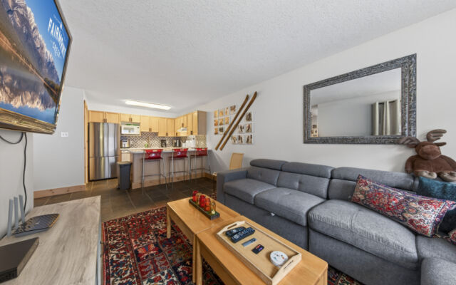 213 Toby Creek Lodge Chris Conway Photo 1