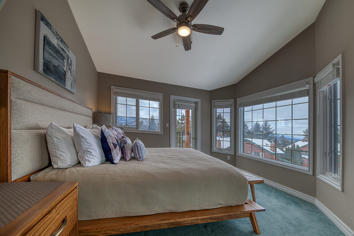 Queen Bedroom with a view