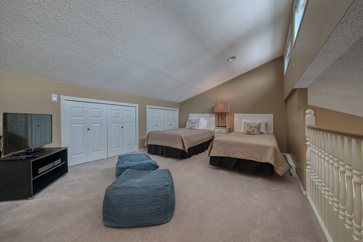 Loft Space with Twin Beds