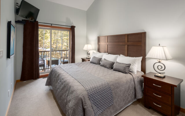 Soak in the natural light at the Kootenay Townhome