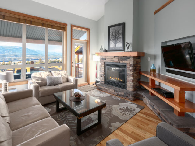 Soak in the natural light at the Kootenay Townhome