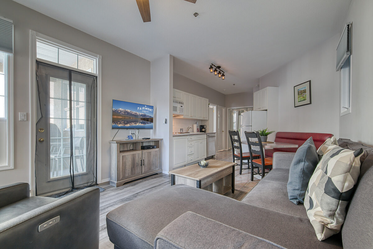 Living area to Kitchenette