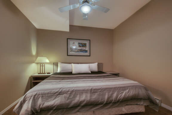Mountain Rook - King Bedroom