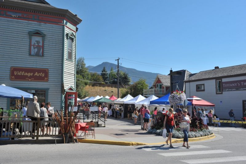 Invermere Farmers & Artists Market in the summer months